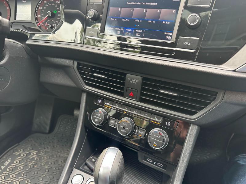 Volkswagen Jetta 1.4T S 8A 2020