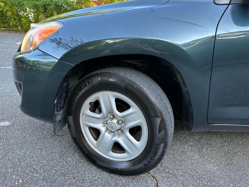 Toyota RAV4 Base I4 2WD 2011