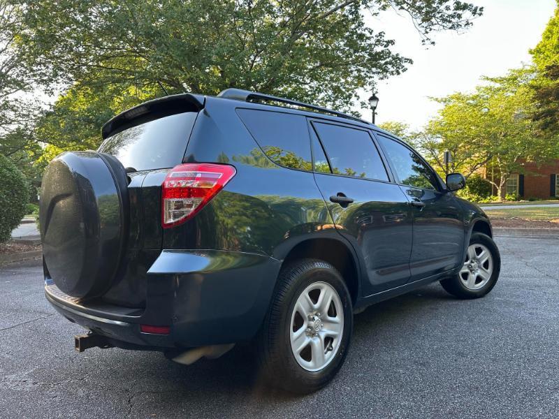 Toyota RAV4 Base I4 2WD 2011