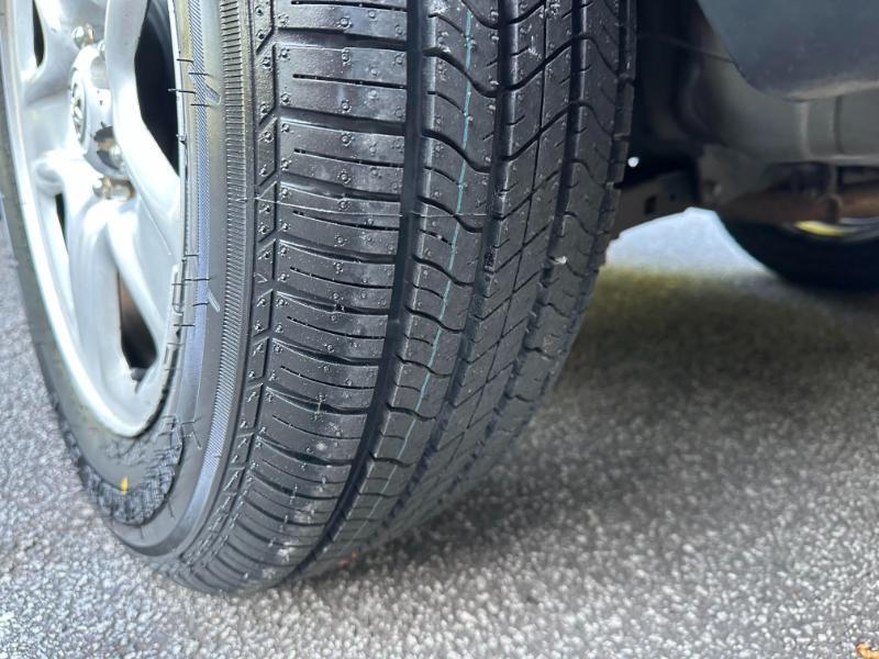 Toyota RAV4 Base I4 2WD 2011