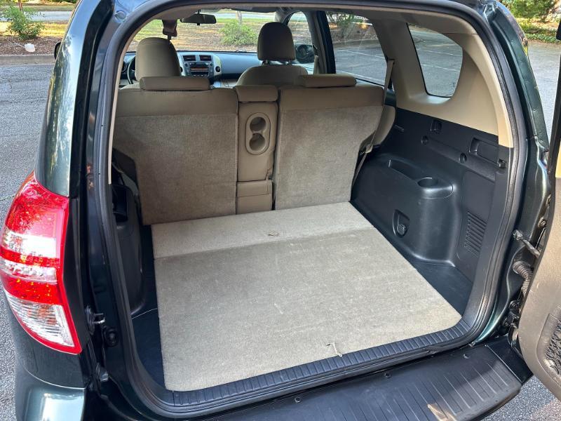 Toyota RAV4 Base I4 2WD 2011