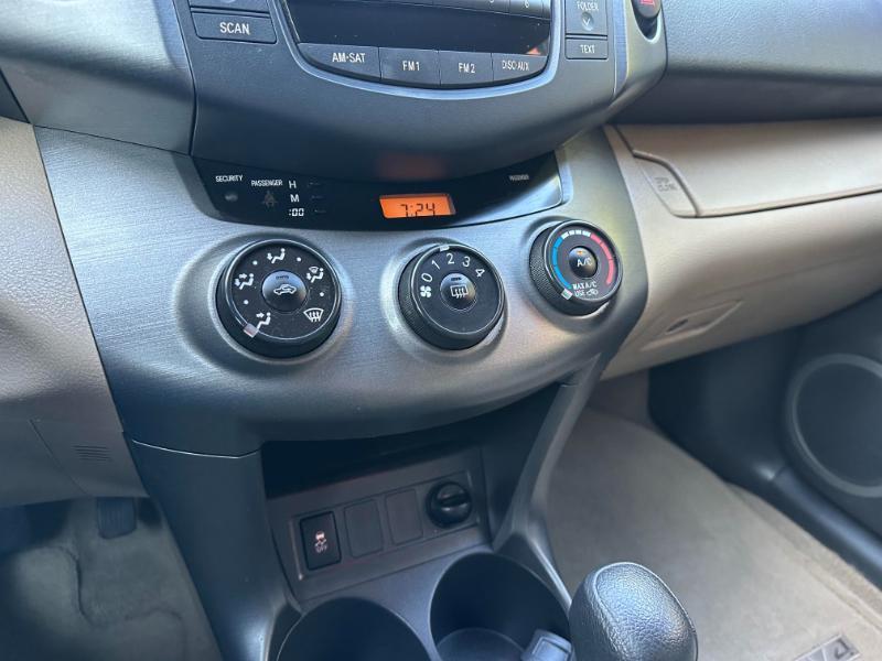 Toyota RAV4 Base I4 2WD 2011