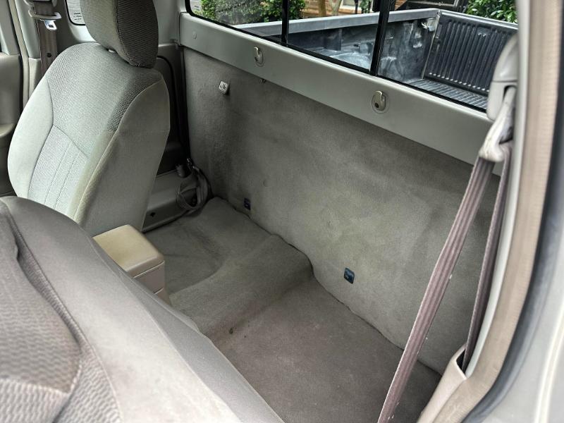 Nissan Frontier King Cab 2WD 2003
