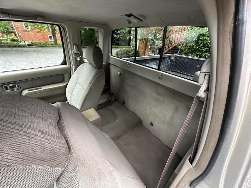 Nissan Frontier King Cab 2WD 2003