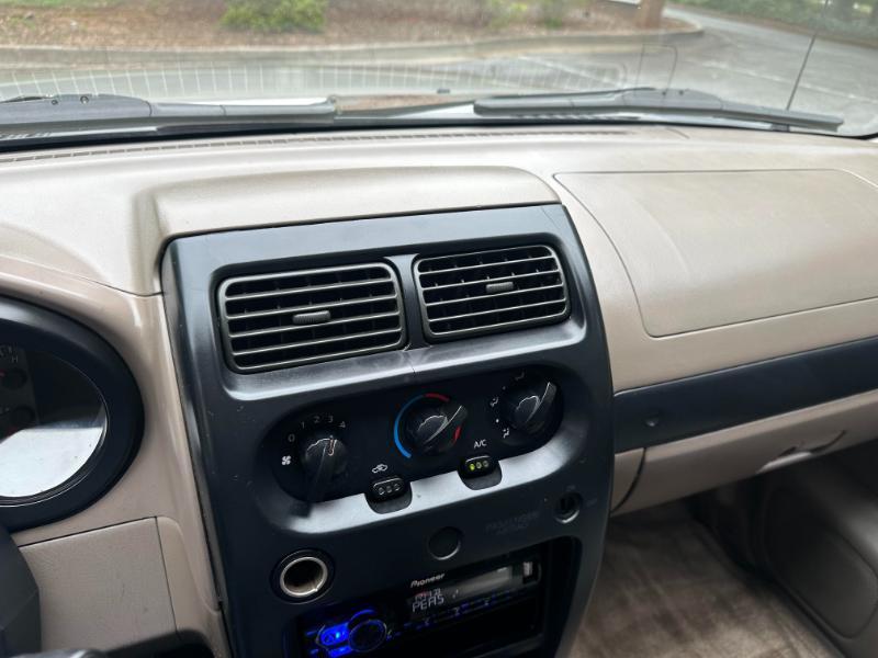 Nissan Frontier King Cab 2WD 2003