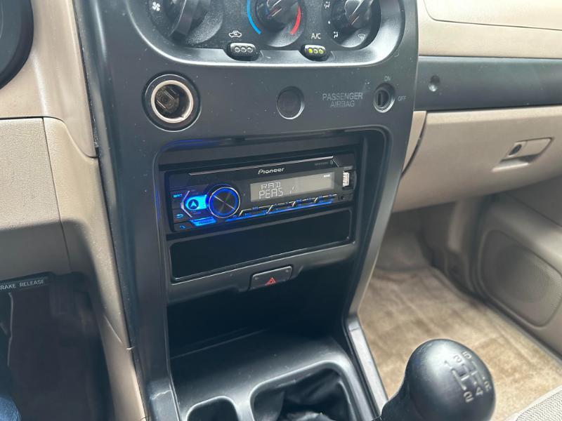 Nissan Frontier King Cab 2WD 2003