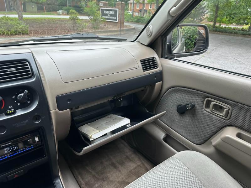 Nissan Frontier King Cab 2WD 2003