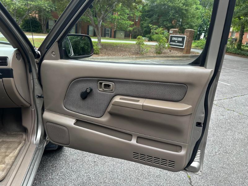 Nissan Frontier King Cab 2WD 2003