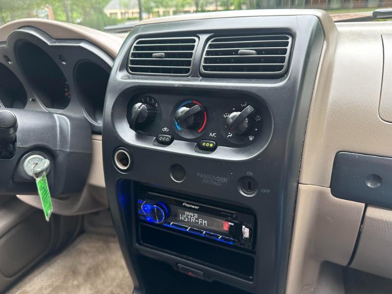 Nissan Frontier King Cab 2WD 2003