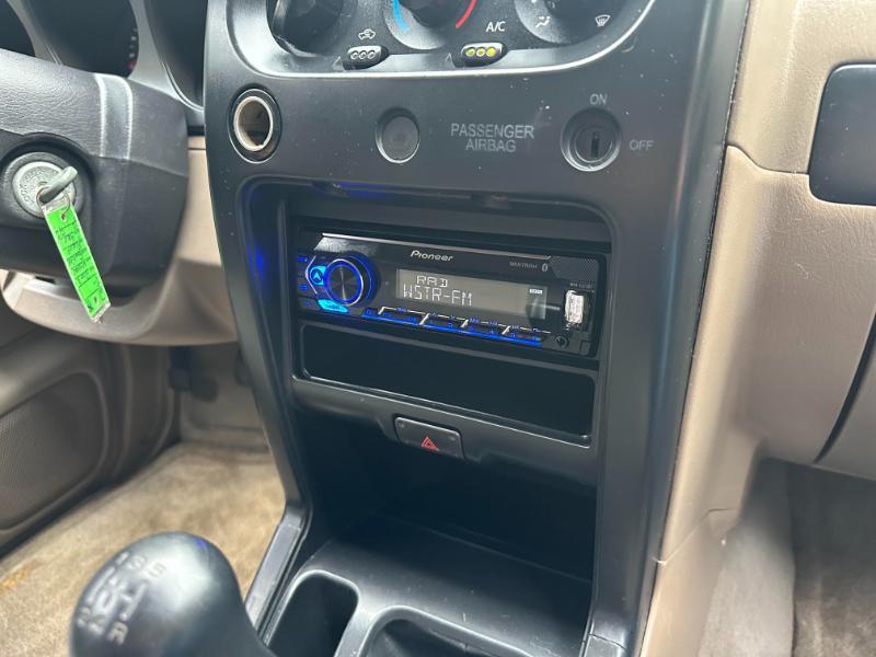 Nissan Frontier King Cab 2WD 2003