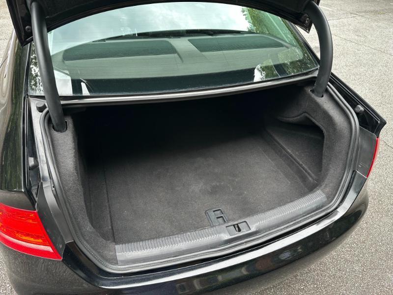 Audi A4 2.0T Sedan quattro Tiptronic 2012