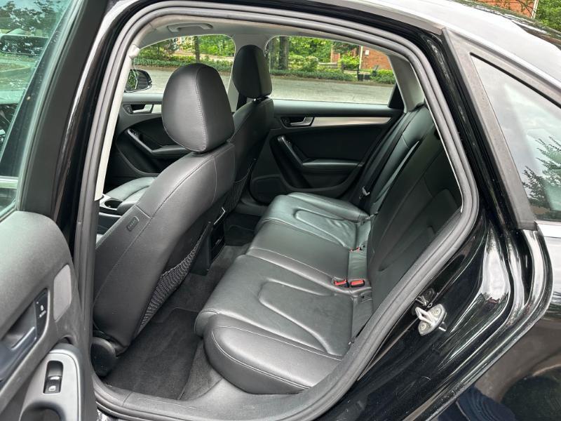 Audi A4 2.0T Sedan quattro Tiptronic 2012