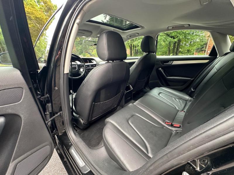 Audi A4 2.0T Sedan quattro Tiptronic 2012