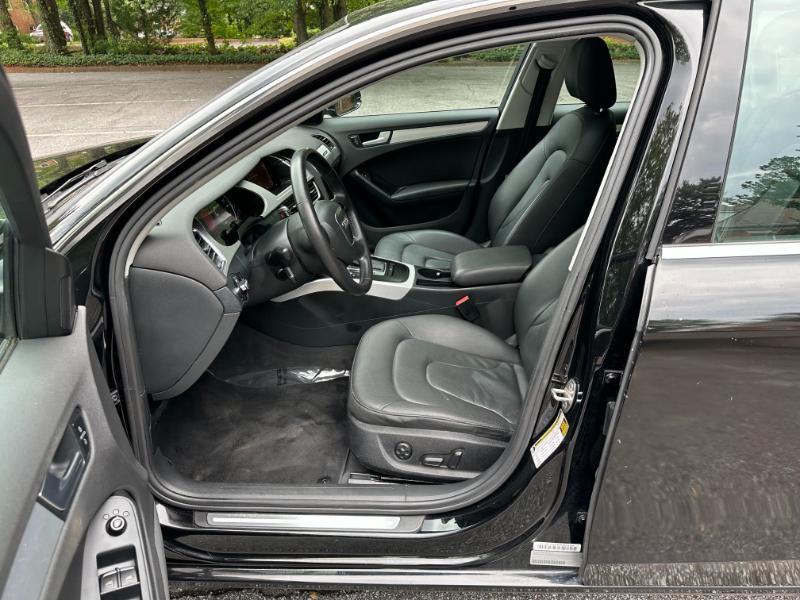 Audi A4 2.0T Sedan quattro Tiptronic 2012
