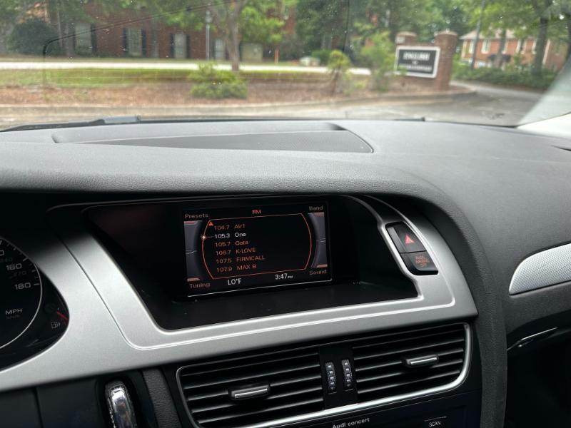 Audi A4 2.0T Sedan quattro Tiptronic 2012