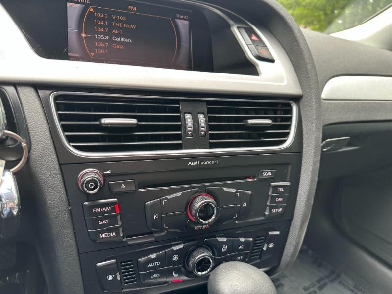 Audi A4 2.0T Sedan quattro Tiptronic 2012