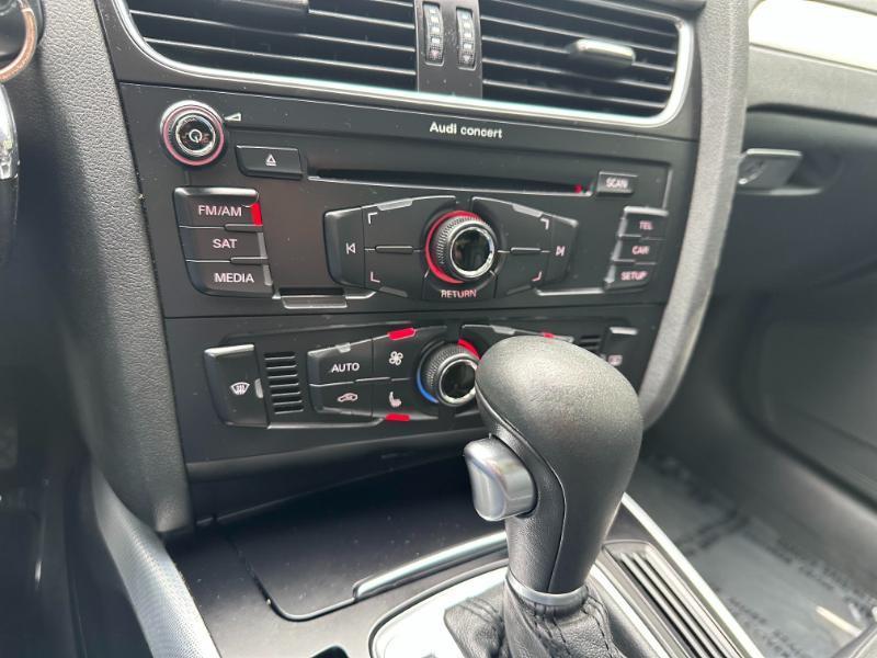 Audi A4 2.0T Sedan quattro Tiptronic 2012