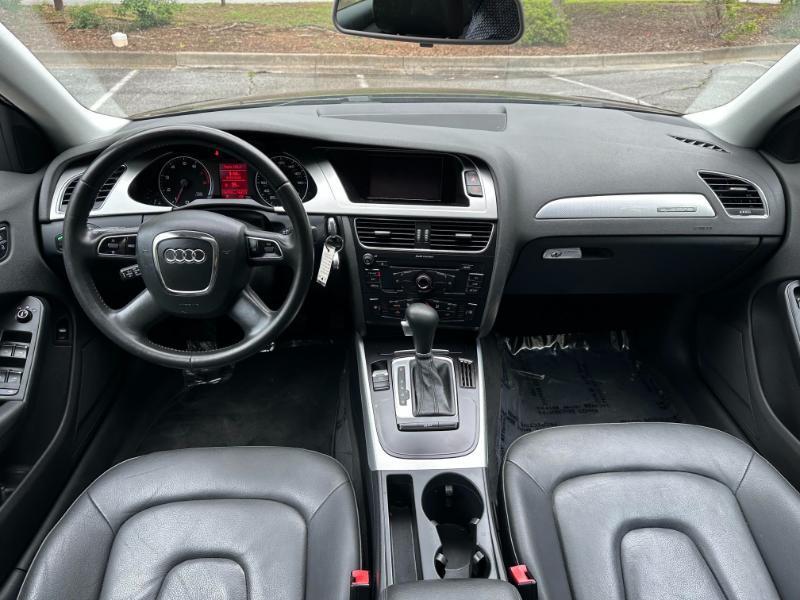 Audi A4 2.0T Sedan quattro Tiptronic 2012