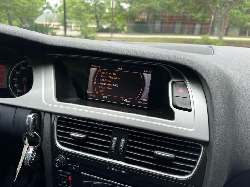 Audi A4 2.0T Sedan quattro Tiptronic 2012