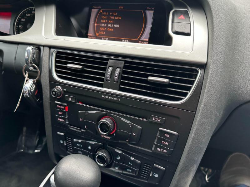 Audi A4 2.0T Sedan quattro Tiptronic 2012