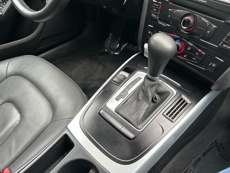 Audi A4 2.0T Sedan quattro Tiptronic 2012