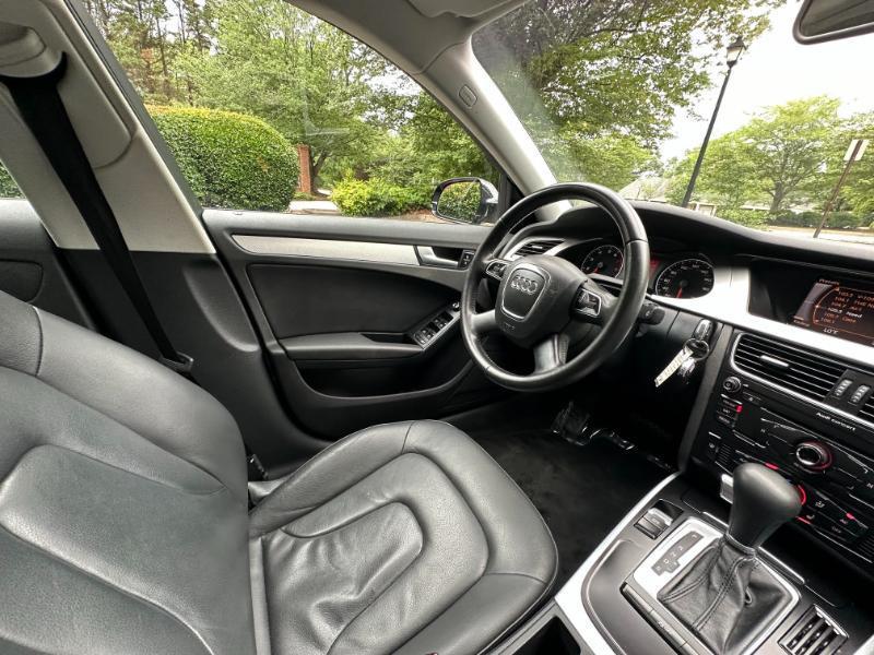 Audi A4 2.0T Sedan quattro Tiptronic 2012