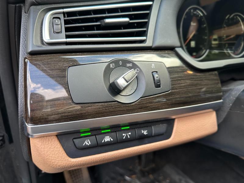 BMW 7-Series 750Li 2014