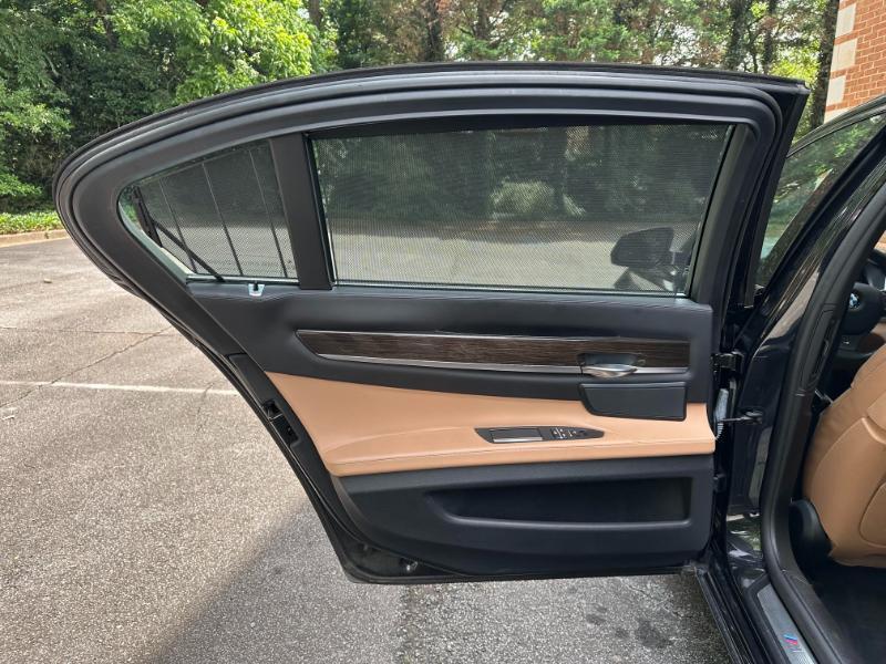 BMW 7-Series 750Li 2014