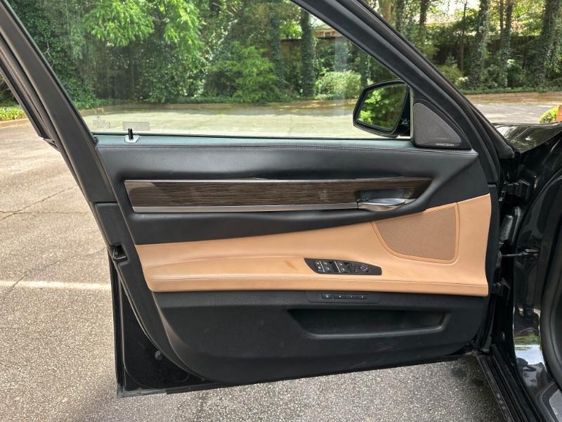 BMW 7-Series 750Li 2014
