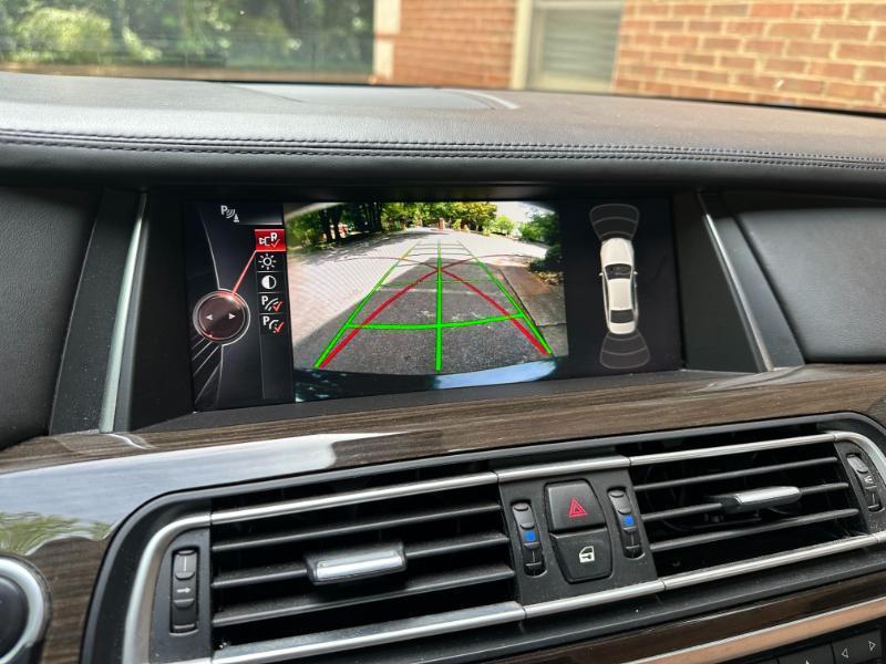 BMW 7-Series 750Li 2014
