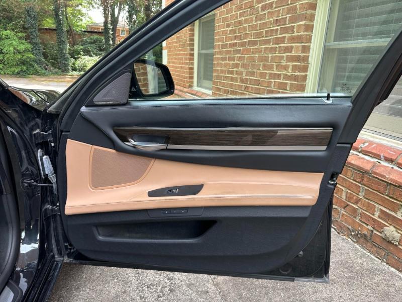 BMW 7-Series 750Li 2014