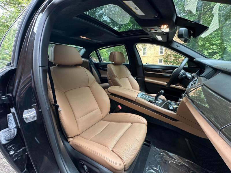 BMW 7-Series 750Li 2014