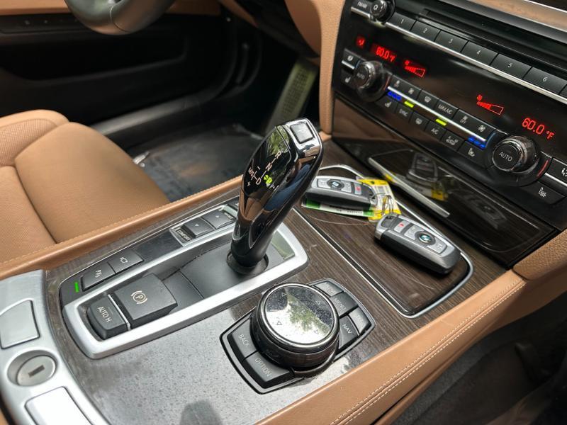 BMW 7-Series 750Li 2014