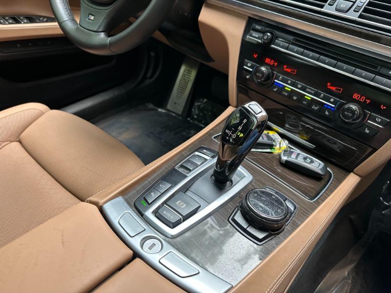 BMW 7-Series 750Li 2014