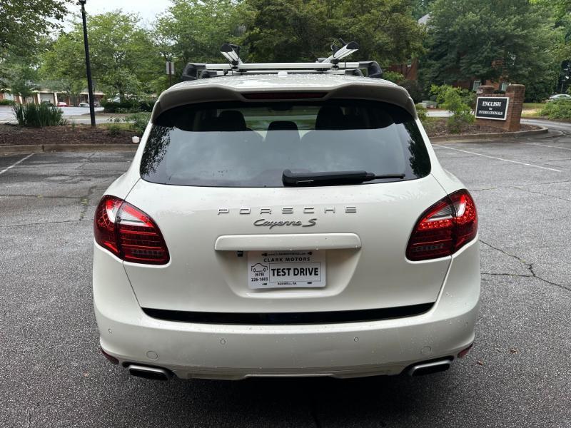 Porsche Cayenne S 2011