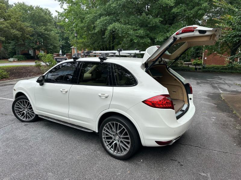 Porsche Cayenne S 2011