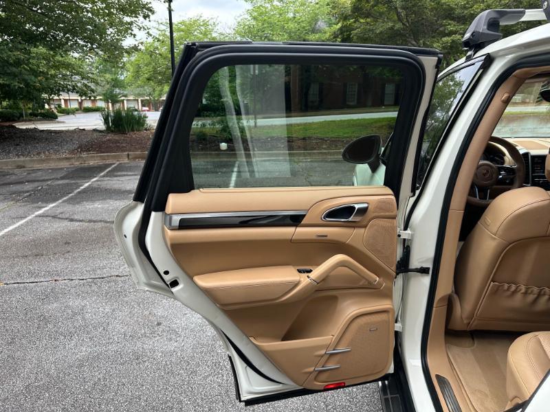 Porsche Cayenne S 2011