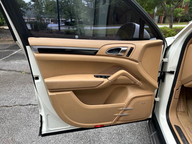 Porsche Cayenne S 2011