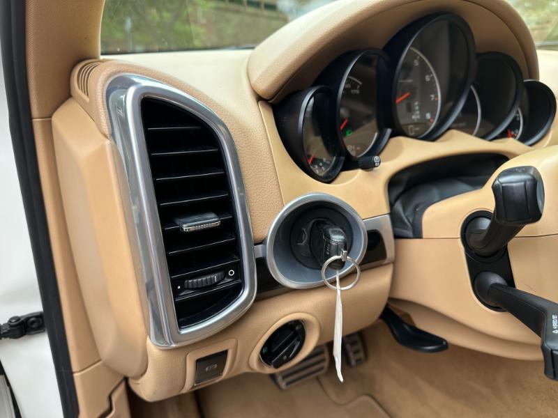 Porsche Cayenne S 2011