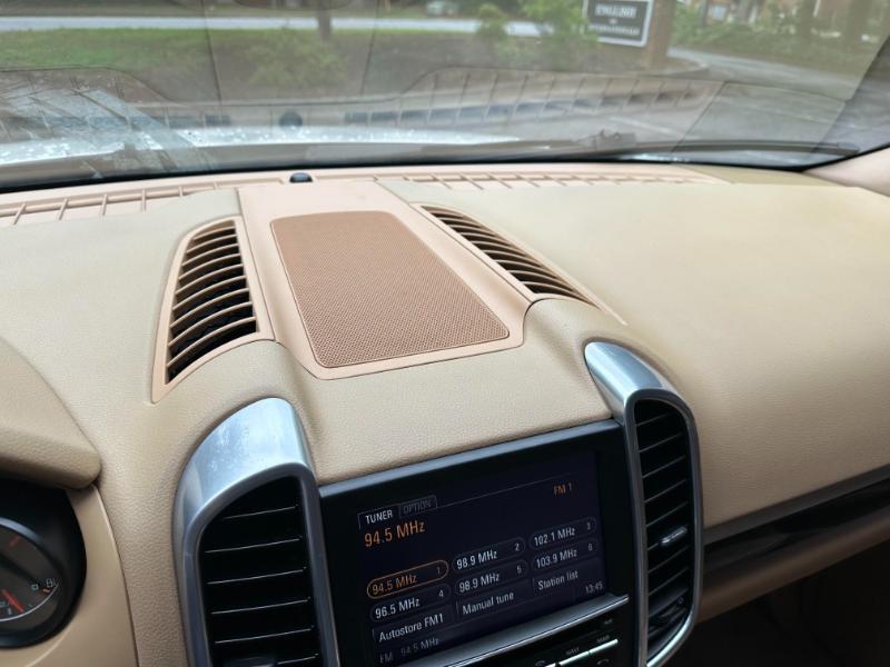 Porsche Cayenne S 2011