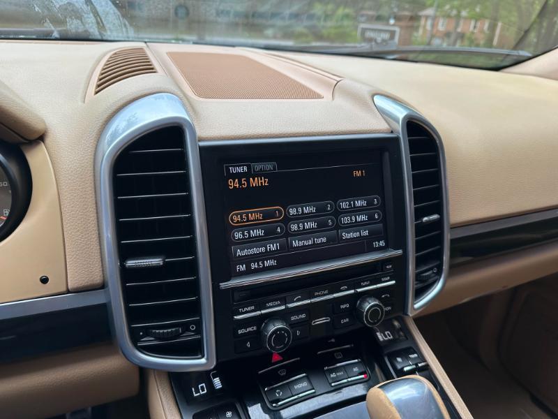 Porsche Cayenne S 2011