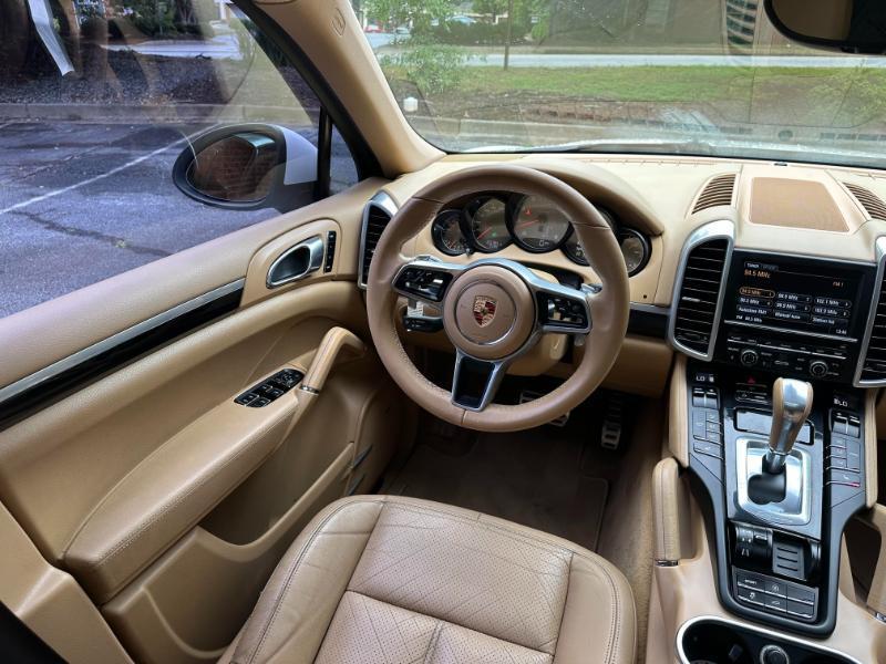 Porsche Cayenne S 2011