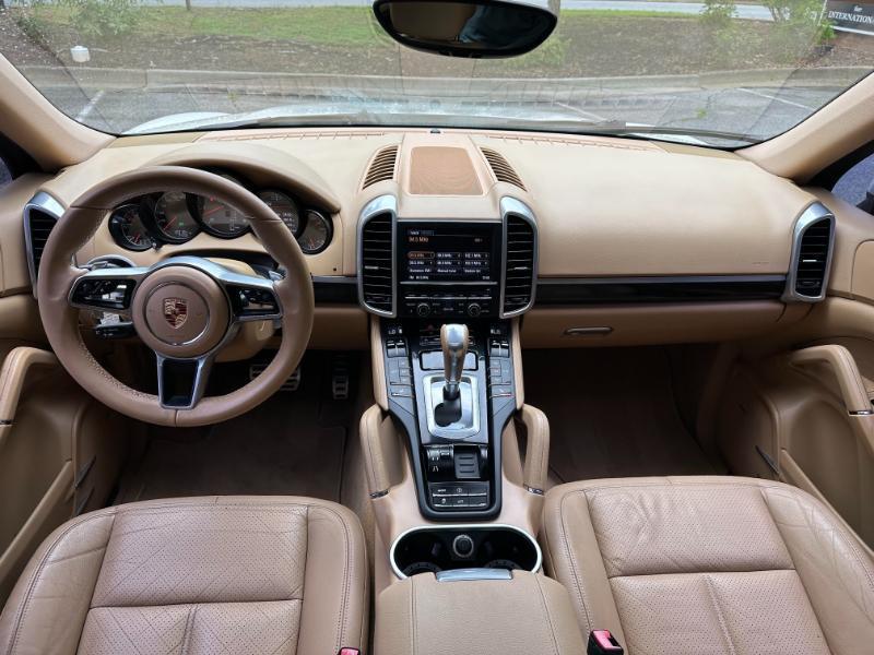 Porsche Cayenne S 2011