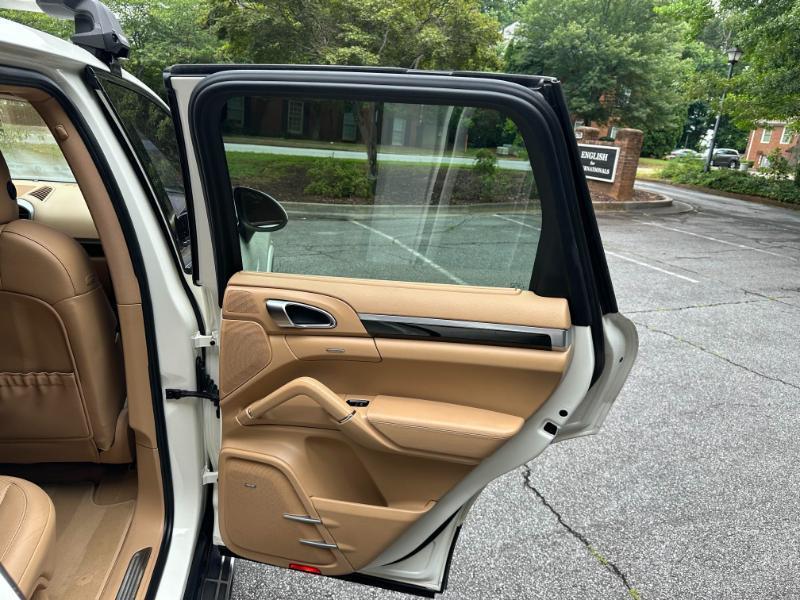 Porsche Cayenne S 2011