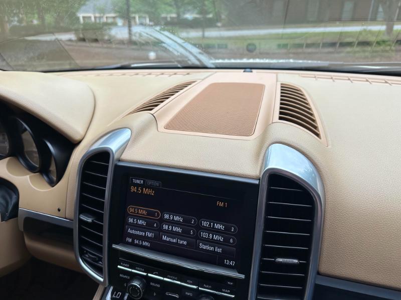 Porsche Cayenne S 2011