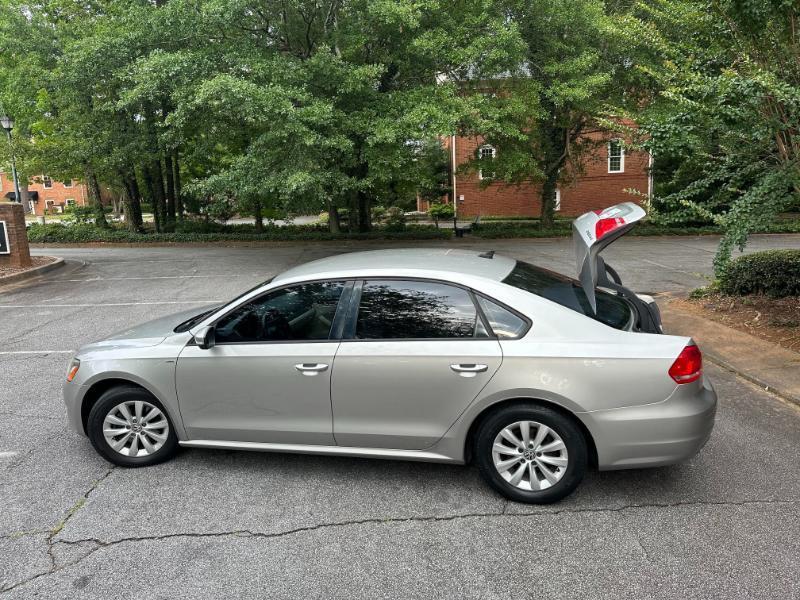 Volkswagen Passat 1.8T Wolfsburg AT 2014
