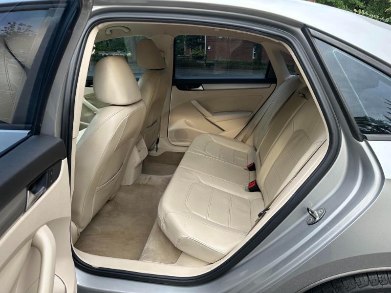 Volkswagen Passat 1.8T Wolfsburg AT 2014