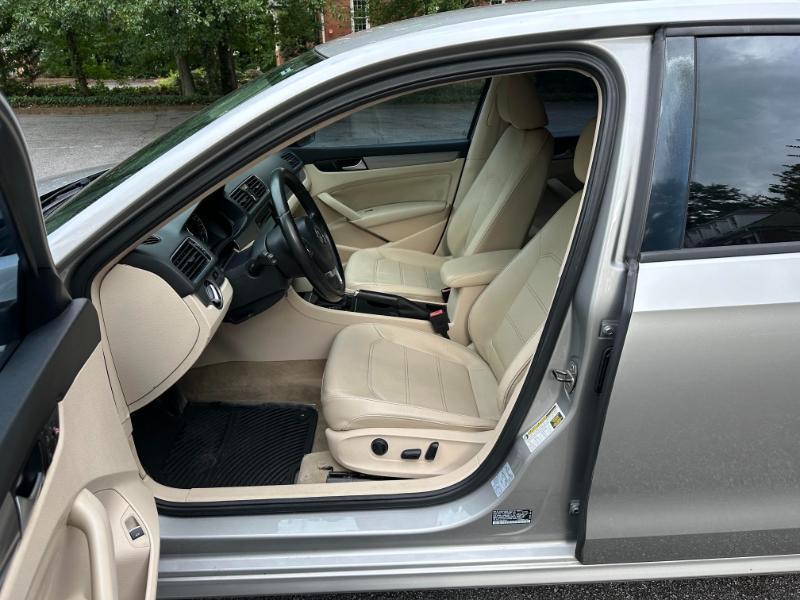Volkswagen Passat 1.8T Wolfsburg AT 2014