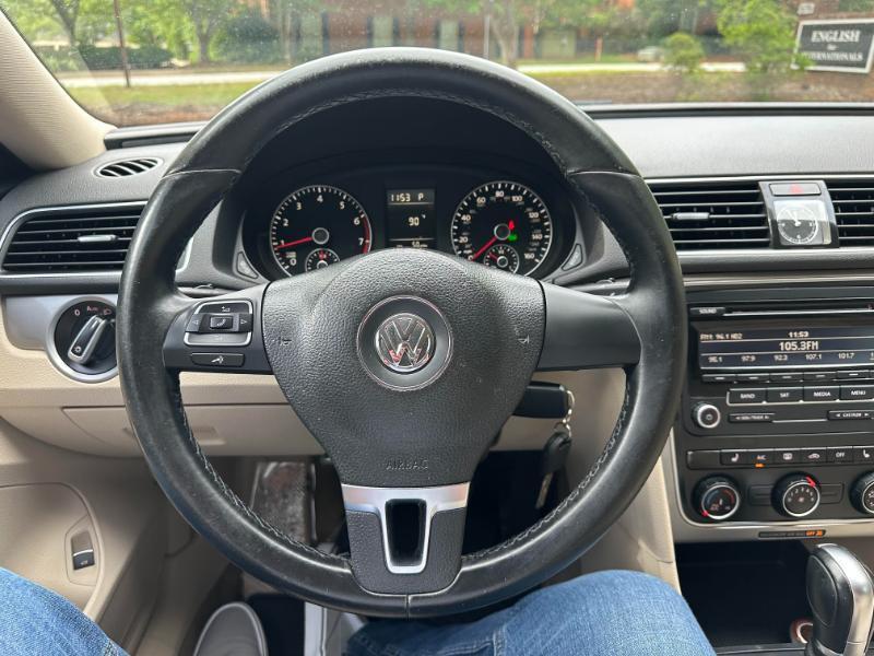 Volkswagen Passat 1.8T Wolfsburg AT 2014
