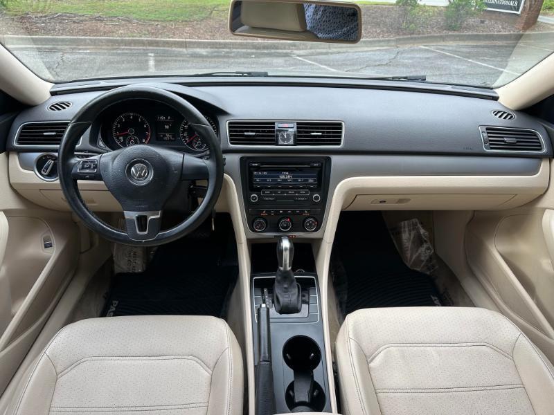 Volkswagen Passat 1.8T Wolfsburg AT 2014